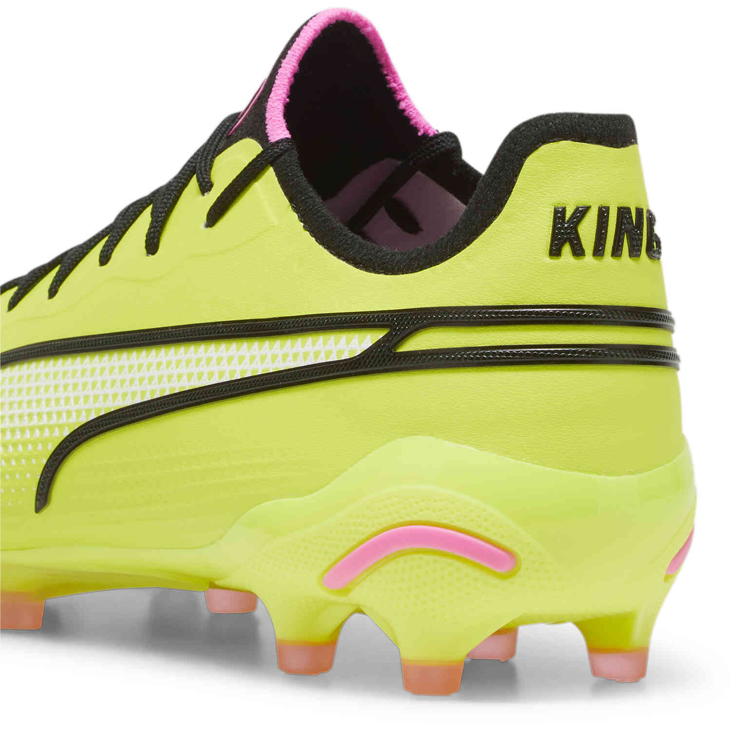 Black and yellow puma soccer shoes clearance