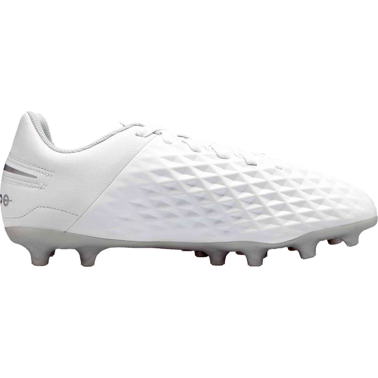nike nuovo white cleats