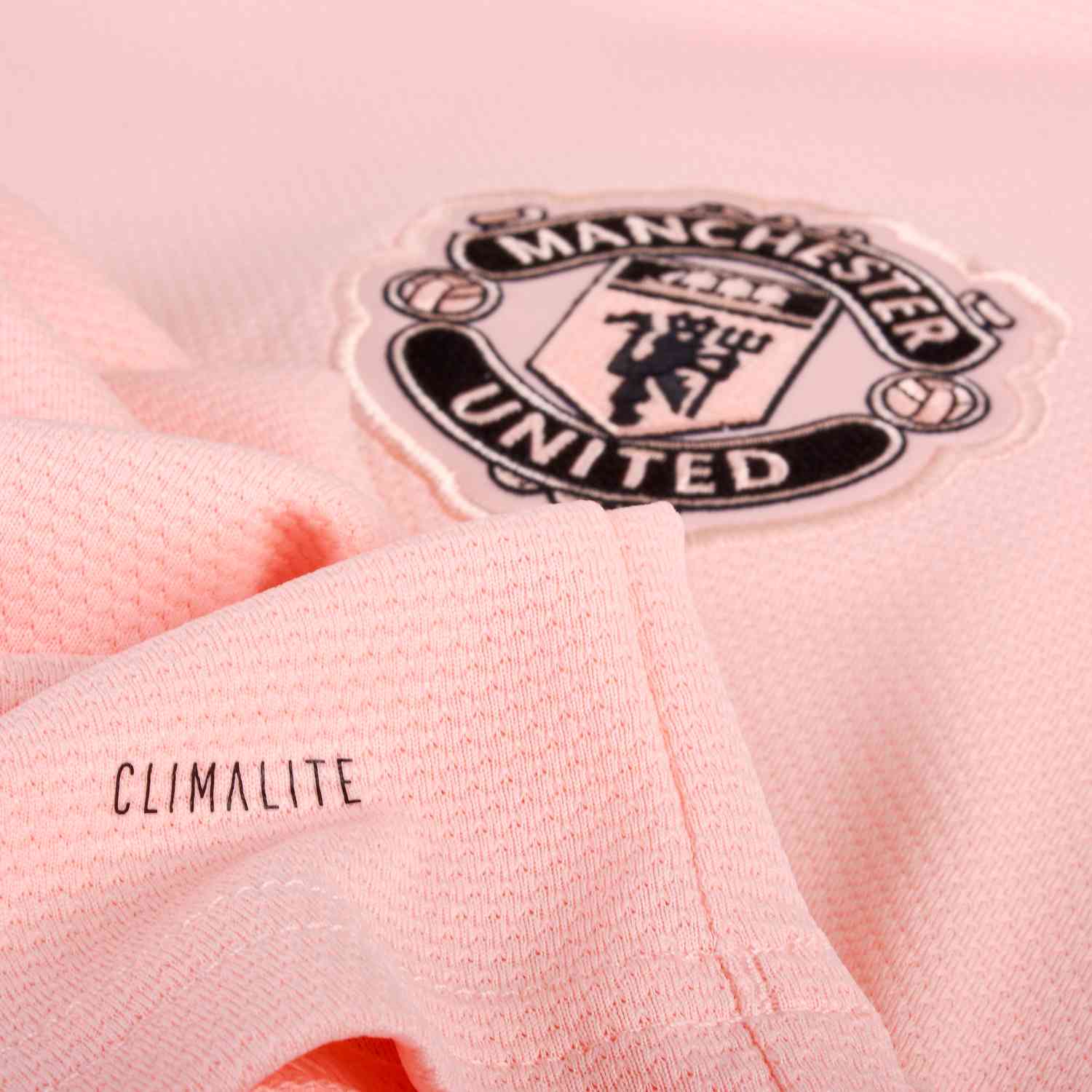 adidas manchester united pink