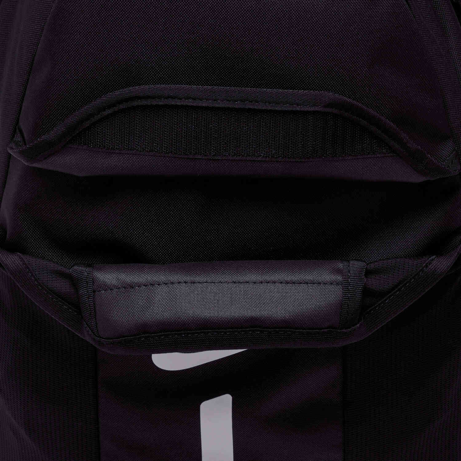 Black nike backpack online academy